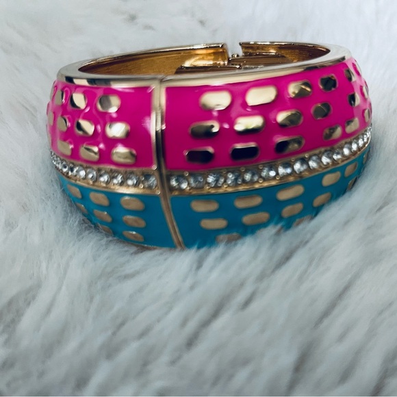Color block gold colored cuff bracelet - Picture 2 of 12